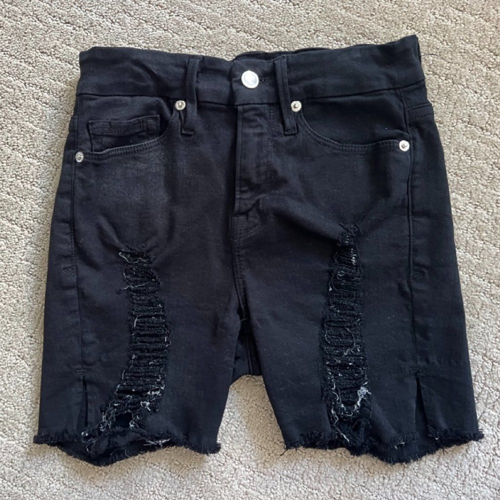 GOOD AMERICAN Distressed bombshell shorts, 00/24, Black